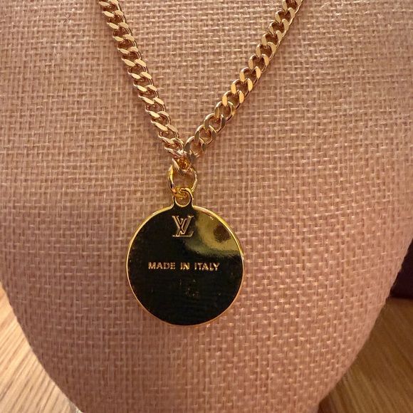 Louis Vuitton Gold Chain Necklace with Lavender Medallion. Perfect for spring 🐣 - Picture 3 of 3